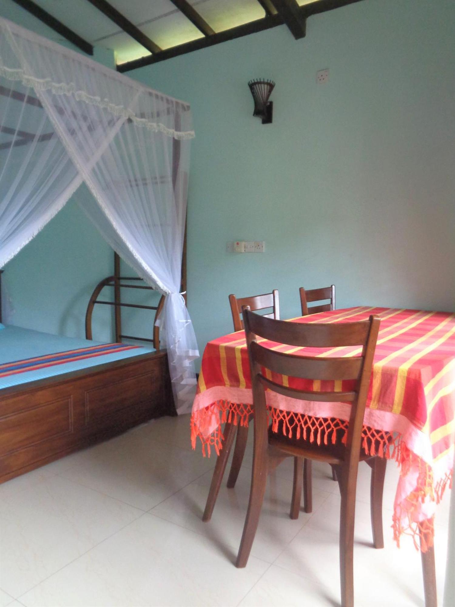 De Fancy House Hotell Unawatuna Eksteriør bilde
